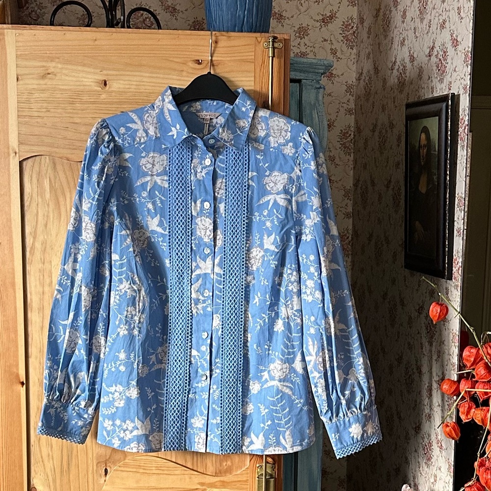 ESQUALO delicate Blue Floral Cotton/Spandex Blouse, size 4/Eu 34, $45